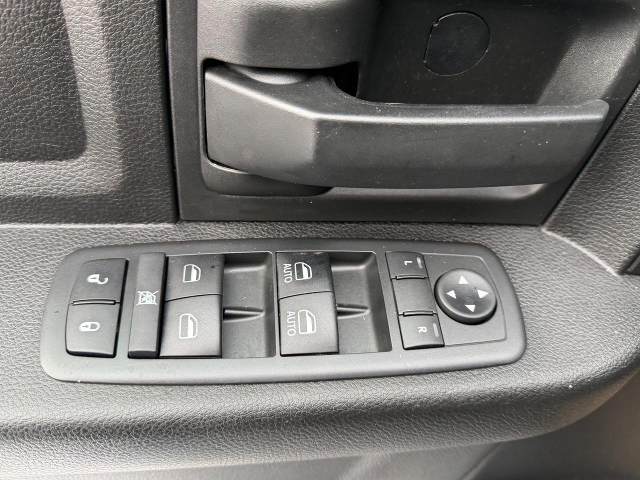 2019 Ram 1500 Classic Express Blackout Crew Cab 4x4 | HEMI V8 | Front Bench | Heated Seats | Backup Camera Redwater AB