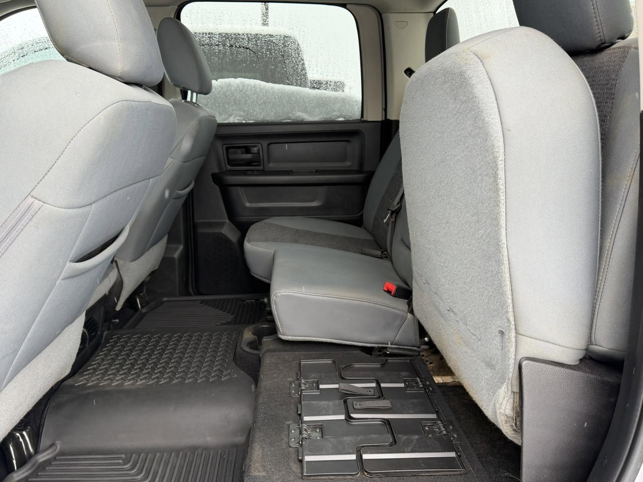 2019 Ram 1500 Classic Express Blackout Crew Cab 4x4 | HEMI V8 | Front Bench | Heated Seats | Backup Camera Redwater AB
