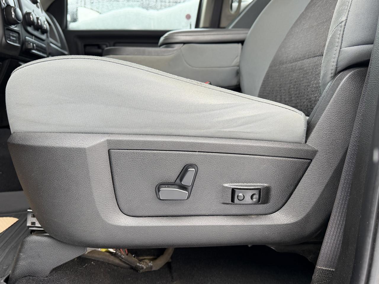 2019 Ram 1500 Classic Express Blackout Crew Cab 4x4 | HEMI V8 | Front Bench | Heated Seats | Backup Camera Redwater AB