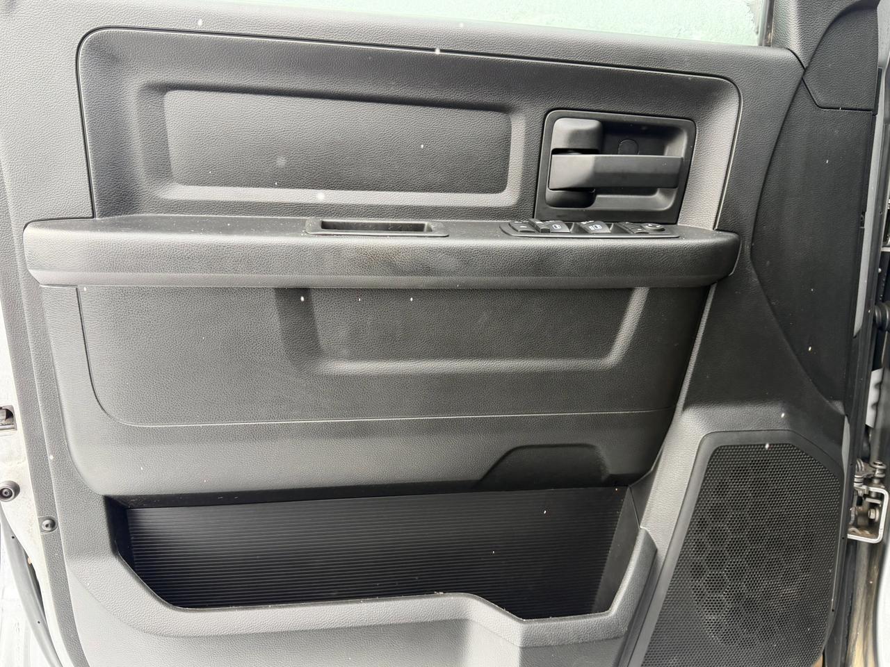 2019 Ram 1500 Classic Express Blackout Crew Cab 4x4 | HEMI V8 | Front Bench | Heated Seats | Backup Camera Redwater AB