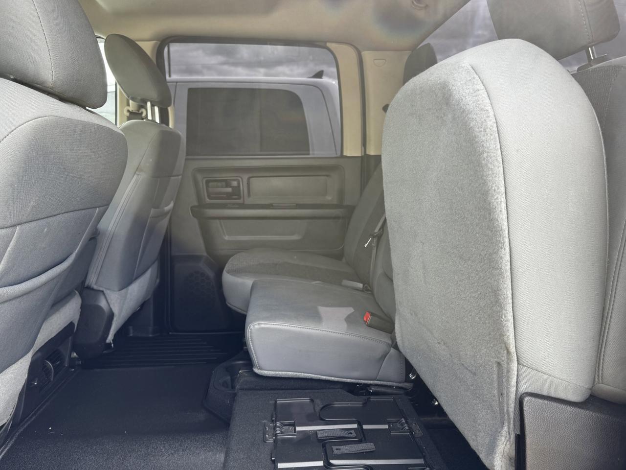 2019 Ram 1500 Classic Express Blackout Crew Cab 4x4 | HEMI V8 | Front Bench | Remote Start | Sport Hood Redwater AB