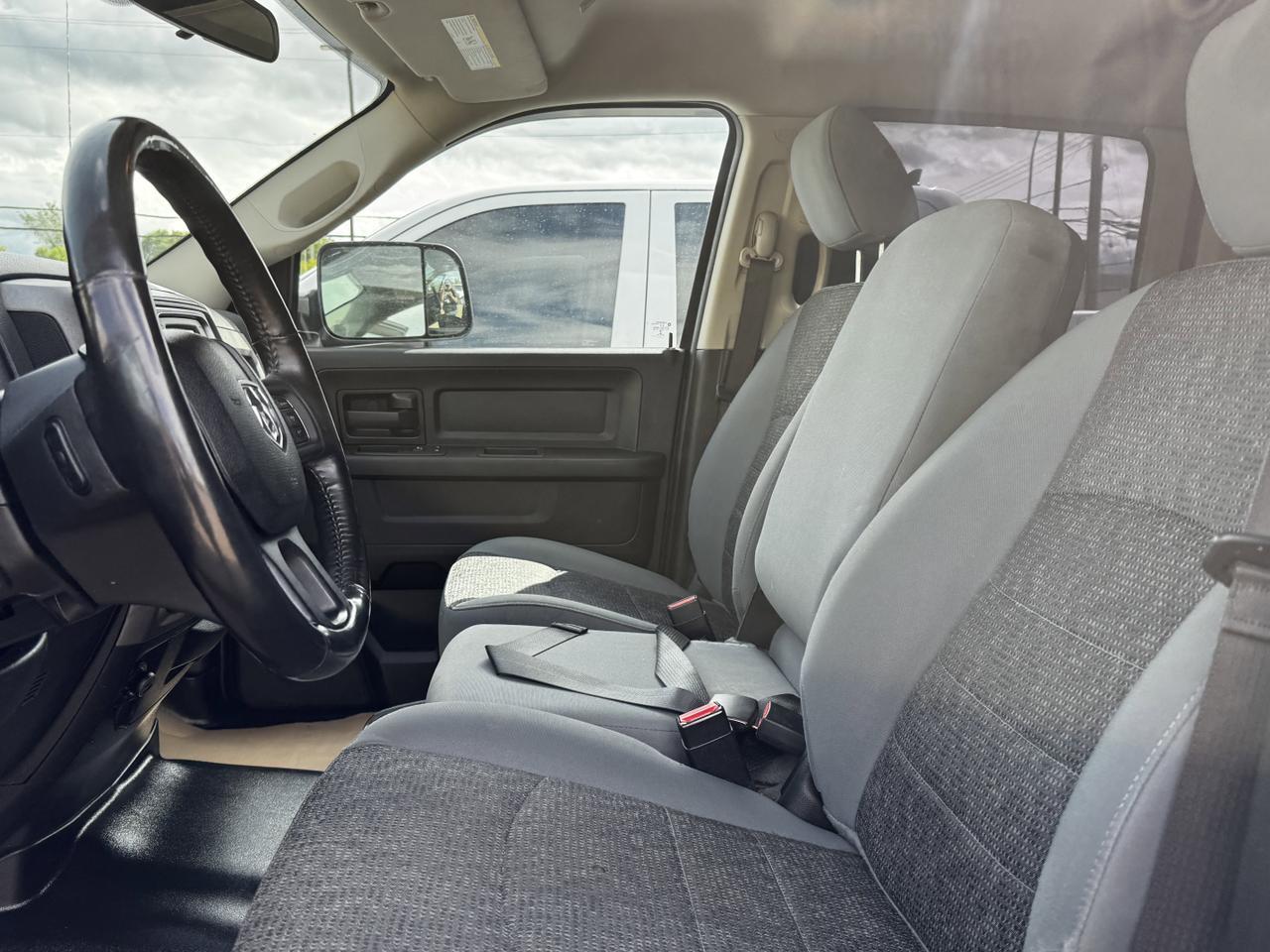 2019 Ram 1500 Classic Express Blackout Crew Cab 4x4 | HEMI V8 | Front Bench | Remote Start | Sport Hood Redwater AB