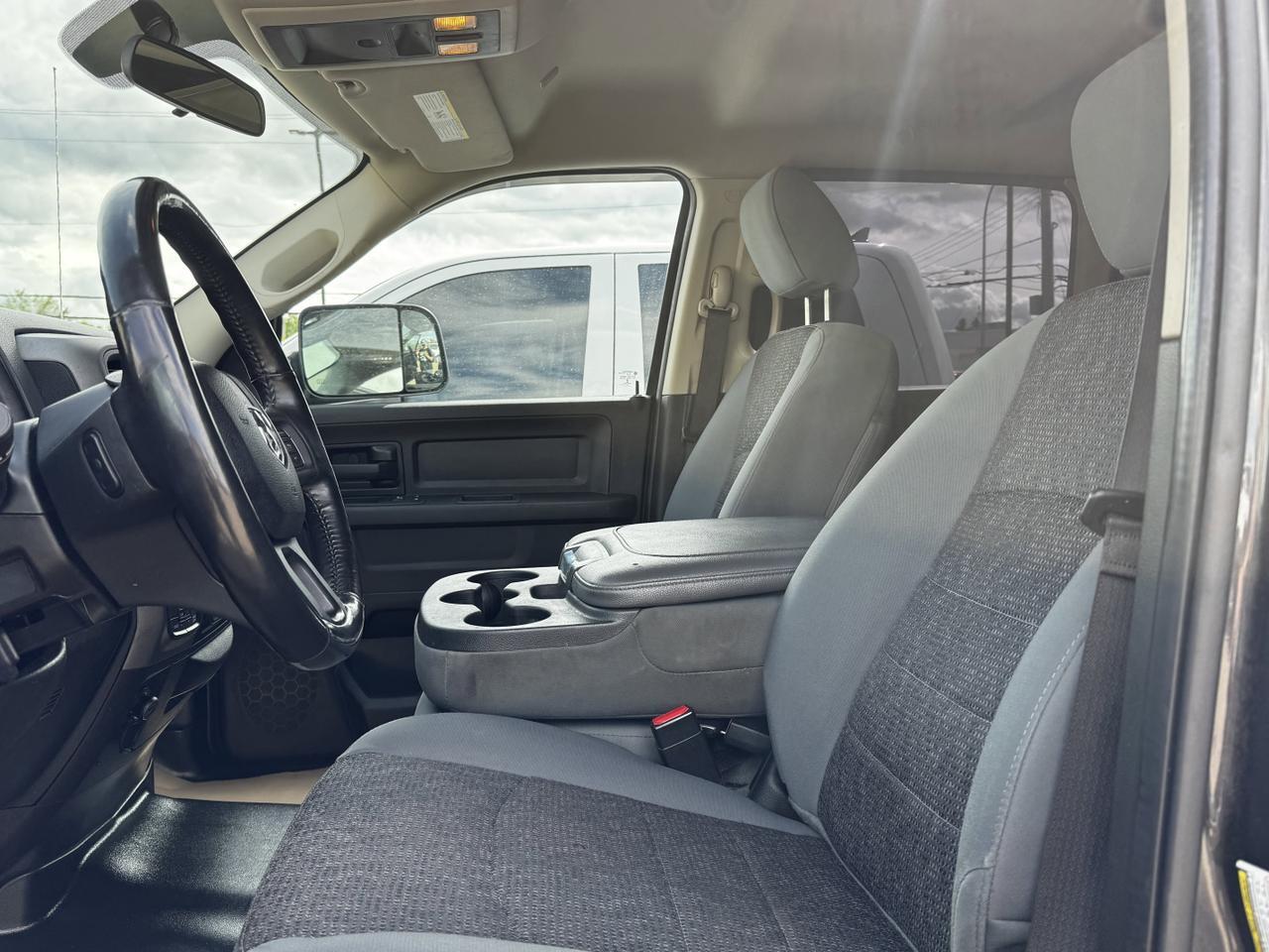 2019 Ram 1500 Classic Express Blackout Crew Cab 4x4 | HEMI V8 | Front Bench | Remote Start | Sport Hood Redwater AB