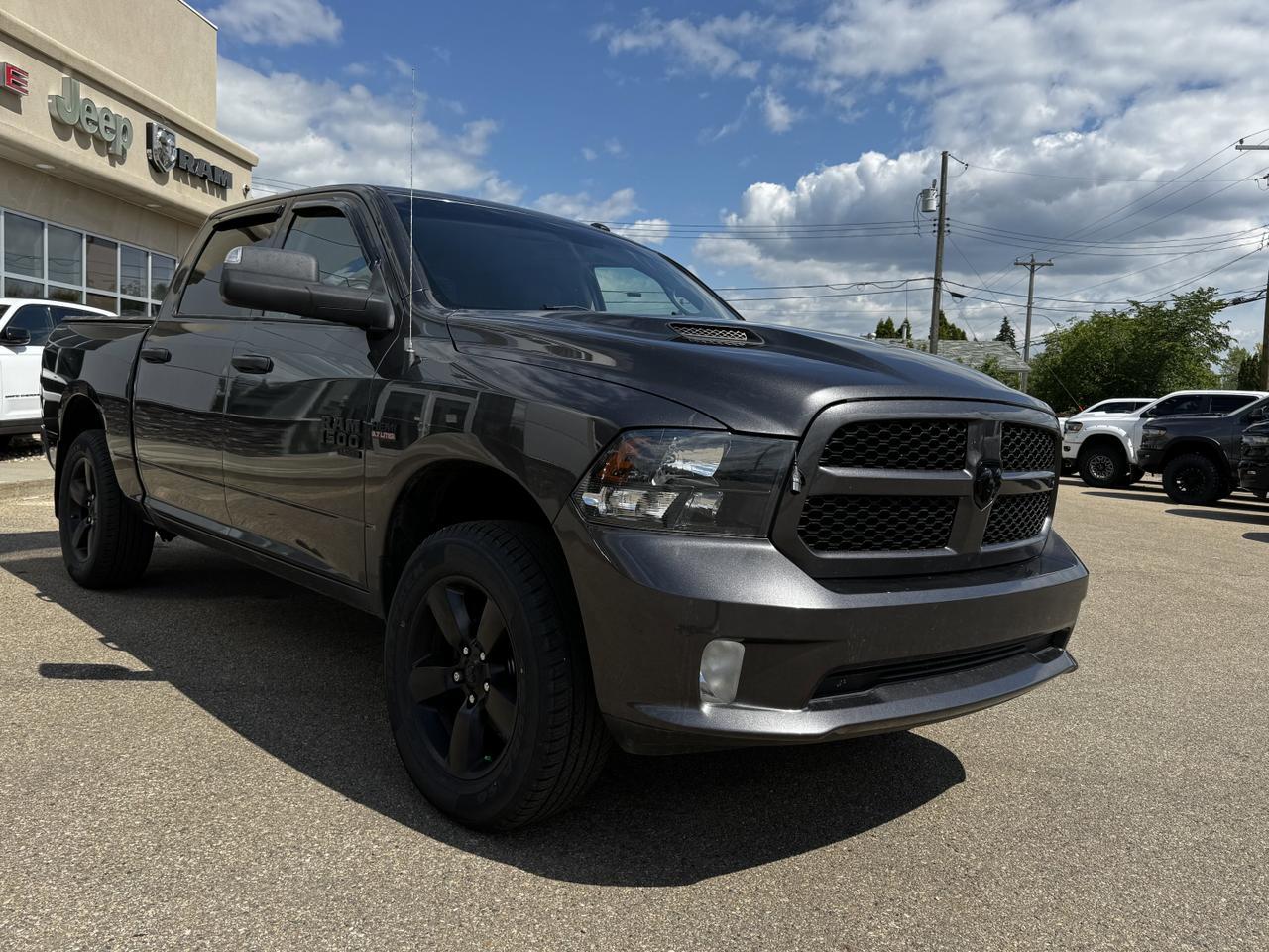 2019 Ram 1500 Classic Express Blackout Crew Cab 4x4 | HEMI V8 | Front Bench | Remote Start | Sport Hood Redwater AB