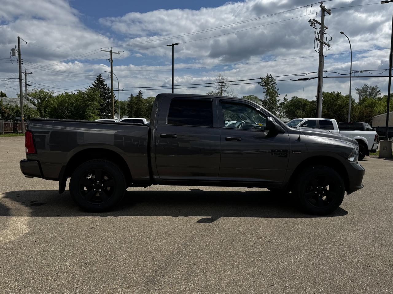 2019 Ram 1500 Classic Express Blackout Crew Cab 4x4 | HEMI V8 | Front Bench | Remote Start | Sport Hood Redwater AB