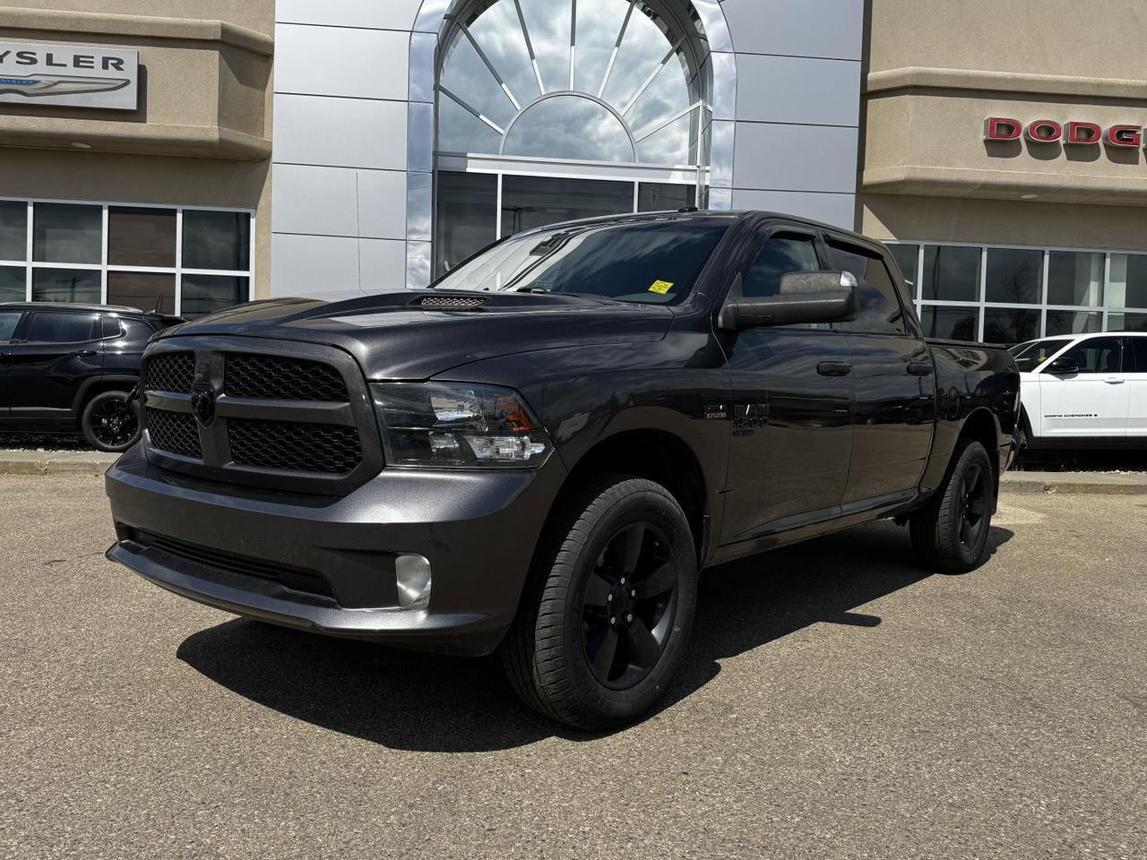 2019 Ram 1500 Classic Express Blackout Crew Cab 4x4 | HEMI V8 | Front Bench | Remote Start | Sport Hood Redwater AB