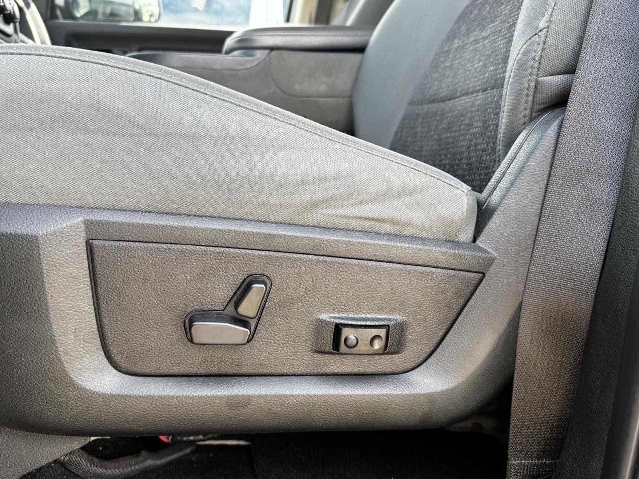2019 Ram 1500 Classic Express Blackout Crew Cab 4x4 | HEMI V8 | Front Bench | Remote Start | Sport Hood Redwater AB