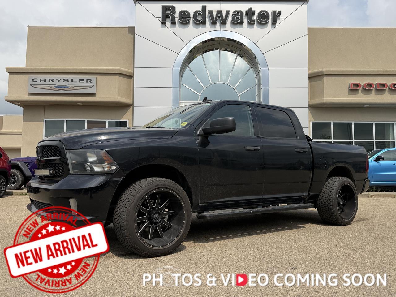 2019 Ram 1500 Classic Express Crew Cab 4x4 | HEMI V8 | Night Edition | Backup Camera | 20IN Wheels