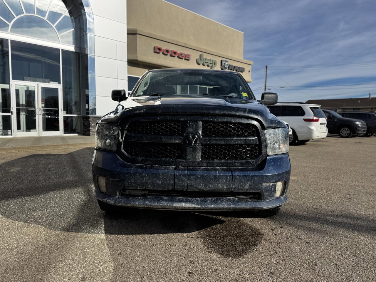 2019 Ram 1500 Classic Express Night Edition Crew Cab 4x4 | HEMI V8 | Front Bench | Heated Seats Redwater AB