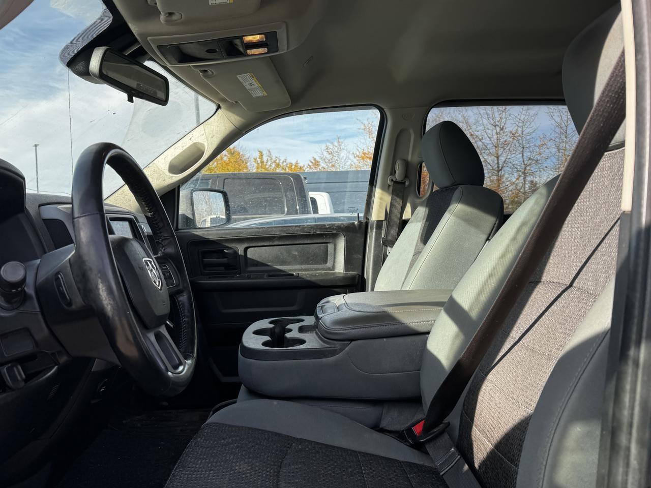2019 Ram 1500 Classic Express Night Edition Crew Cab 4x4 | HEMI V8 | Front Bench | Heated Seats Redwater AB