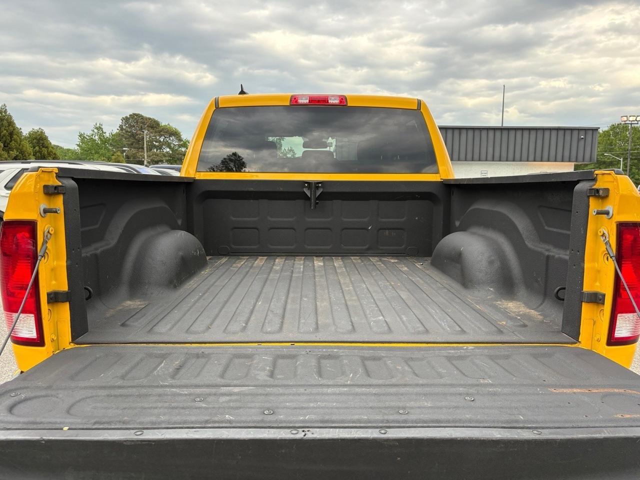 2019 Ram 1500 Classic Express, RUNNING BOARDS, FENDER FLARES, NAVIGATION, APPLE CARPLAY/ANDROID AUTO, TOW PACKAGE, REMOTE START, POWER MIRRORS, LOW MILES, CLEAN CARFAX, RIDE UNIQUE IN THIS RAM! Virginia Beach VA