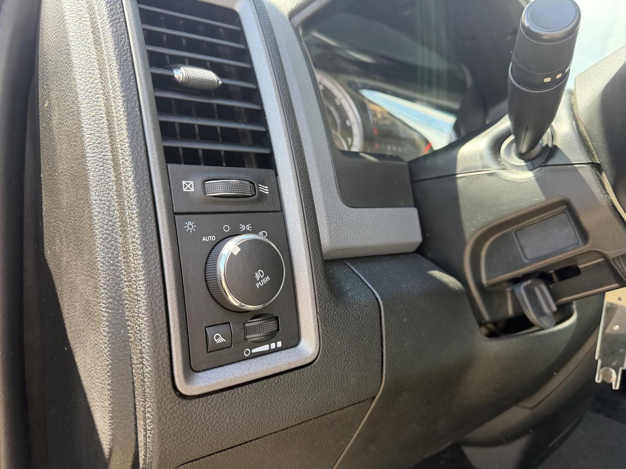 2019 Ram 1500 Classic Express Wuad Cab 4x4 | V8 HEMI | Heated Seats | Remote Start | Under 100000KMs Redwater AB