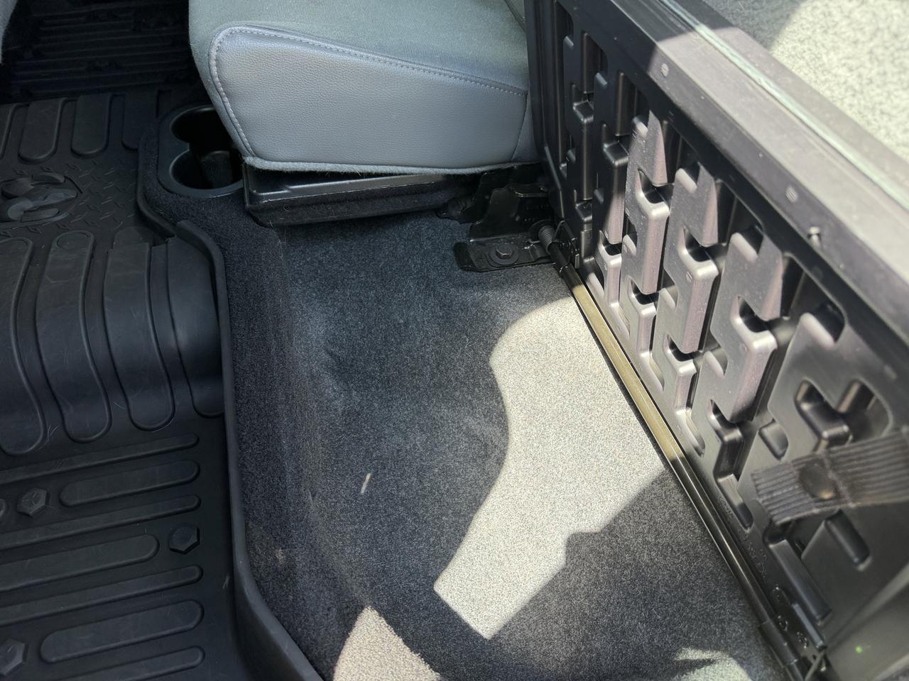 2019 Ram 1500 Classic Express Wuad Cab 4x4 | V8 HEMI | Heated Seats | Remote Start | Under 100000KMs Redwater AB