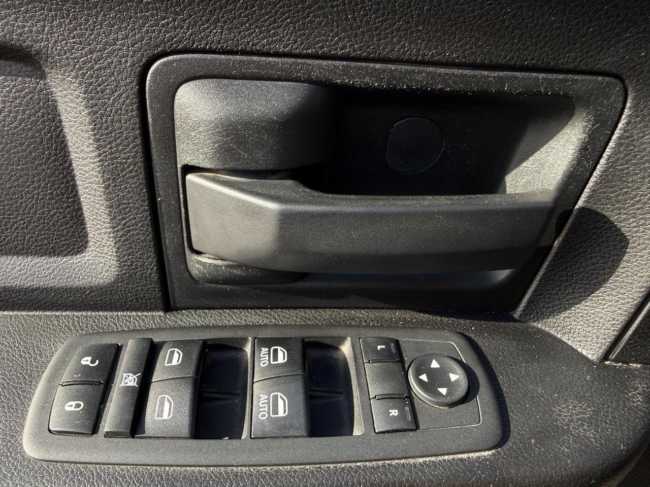 2019 Ram 1500 Classic ST Crew Cab 4x4 | HEMI V8 | Brilliant Black | 20IN Chrome-Clad Alum Wheels | Backup Camera Redwater AB