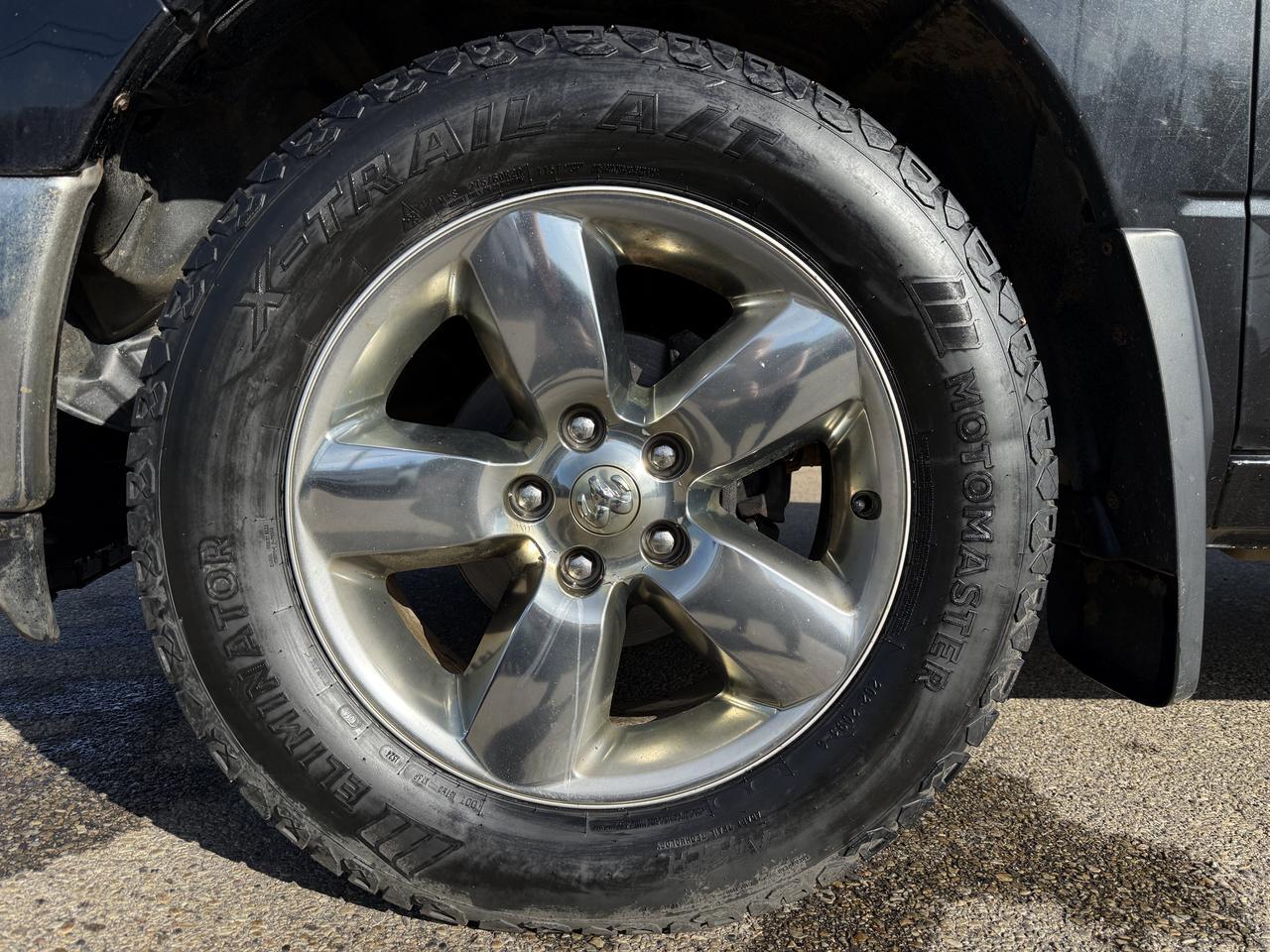 2019 Ram 1500 Classic ST Crew Cab 4x4 | HEMI V8 | Brilliant Black | 20IN Chrome-Clad Alum Wheels | Backup Camera Redwater AB