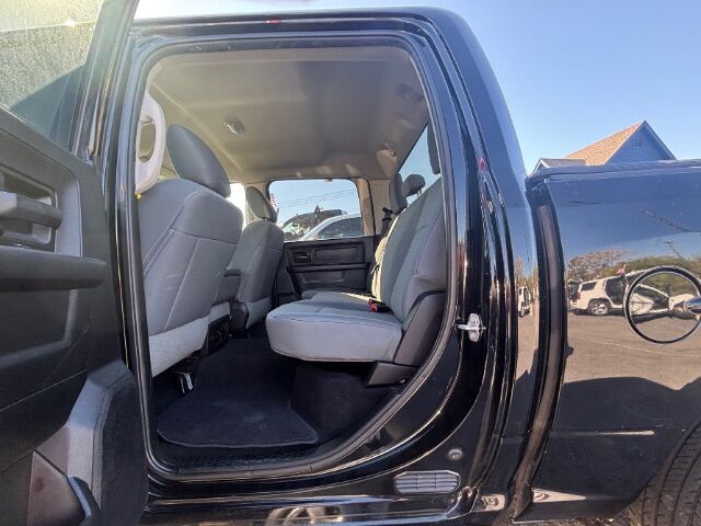 2019 Ram 1500 Classic Tradesman Crew Cab 4x2 5&apos;7 Box