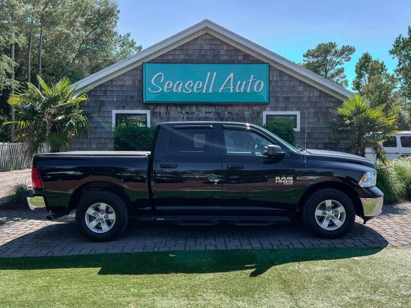 2019 RAM 1500 Classic Tradesman Crew Cab 5'7's photo