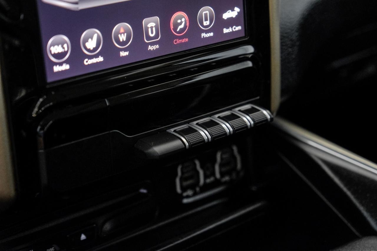 2019 Ram 1500 LARAMIE CREW CAB 4WD 5.7L HEMI BLIND SPOT ASSIST NAVIGATION PANO Carrollton TX