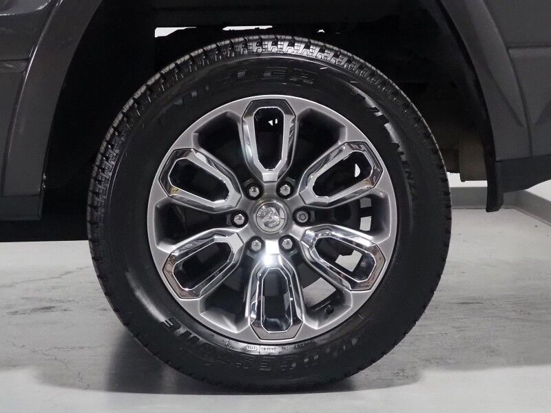 2019 Ram 1500 Laramie Crew Cab 4WD *SPORT APPEARANCE PKG, OFF-ROAD PKG, BLIND SPOT ALERT, BACKUP CAMERA, COLOR TOUCHSCREEN, LEATHER, CLIMATE SEATS, HEATED STEERING, REMOTE START, 20 INCH WHEELS, ALPINE AUDIO, ANDROID & APPLE Round Rock TX