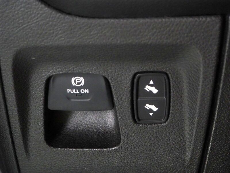 2019 Ram 1500 Laramie Crew Cab 4WD *SPORT APPEARANCE PKG, OFF-ROAD PKG, BLIND SPOT ALERT, BACKUP CAMERA, COLOR TOUCHSCREEN, LEATHER, CLIMATE SEATS, HEATED STEERING, REMOTE START, 20 INCH WHEELS, ALPINE AUDIO, ANDROID & APPLE Round Rock TX