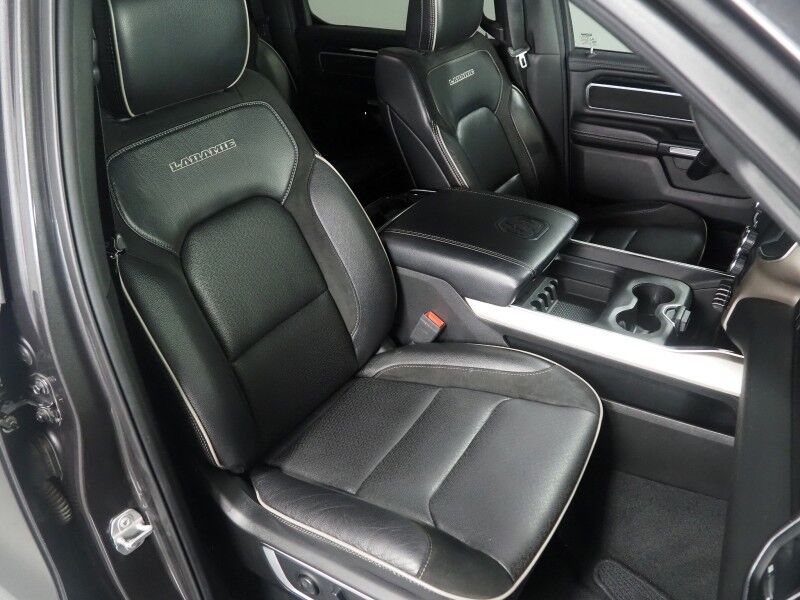 2019 Ram 1500 Laramie Crew Cab 4WD *SPORT APPEARANCE PKG, OFF-ROAD PKG, BLIND SPOT ALERT, BACKUP CAMERA, COLOR TOUCHSCREEN, LEATHER, CLIMATE SEATS, HEATED STEERING, REMOTE START, 20 INCH WHEELS, ALPINE AUDIO, ANDROID & APPLE