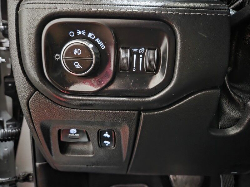 2019 Ram 1500 Limited 5.7L V8 12in GPS Nav Camera Sunroof FREE WARRANTY Arlington TX