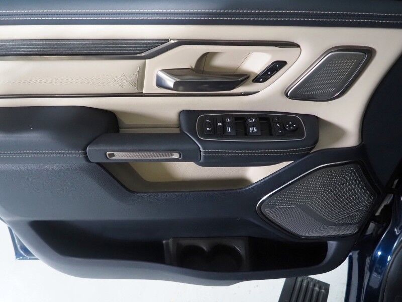 2019 Ram 1500 Limited Crew Cab *NAVIGATION, ADAPTIVE CRUISE, SAFETY ALERTS, COLOR TOUCHSCREEN, 360 VIEW CAMERAS, PANORAMA MOONROOF, LEATHER, CLIMATE SEATS, HEATED STEERING, 22 INCH WHEELS, HARMAN/KARDON, WIRELESS CHARGING Round Rock TX