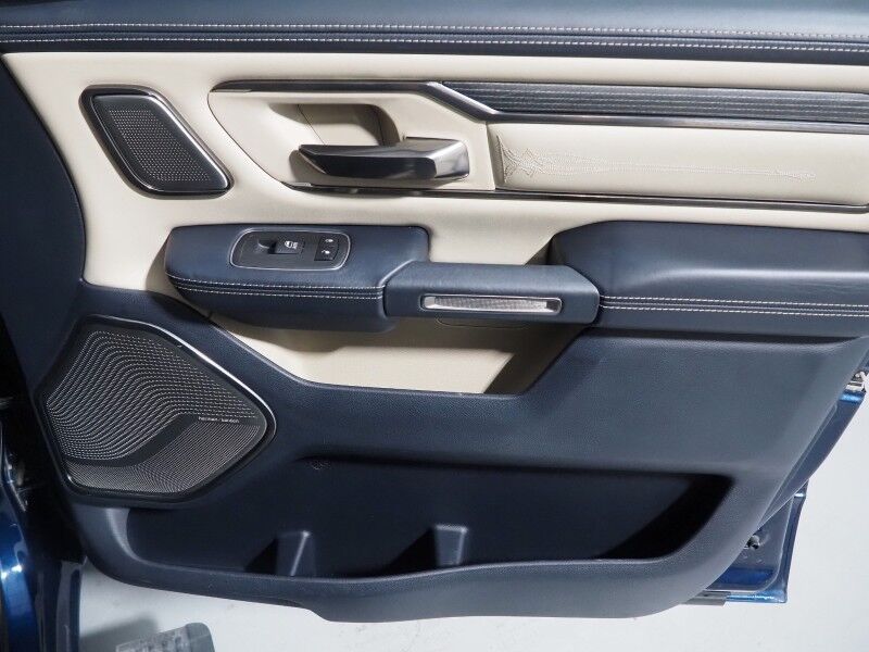 2019 Ram 1500 Limited Crew Cab *NAVIGATION, ADAPTIVE CRUISE, SAFETY ALERTS, COLOR TOUCHSCREEN, 360 VIEW CAMERAS, PANORAMA MOONROOF, LEATHER, CLIMATE SEATS, HEATED STEERING, 22 INCH WHEELS, HARMAN/KARDON, WIRELESS CHARGING Round Rock TX