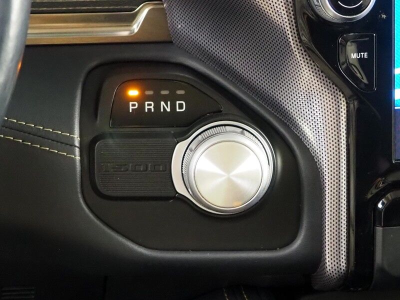 2019 Ram 1500 Limited Crew Cab *NAVIGATION, ADAPTIVE CRUISE, SAFETY ALERTS, COLOR TOUCHSCREEN, 360 VIEW CAMERAS, PANORAMA MOONROOF, LEATHER, CLIMATE SEATS, HEATED STEERING, 22 INCH WHEELS, HARMAN/KARDON, WIRELESS CHARGING Round Rock TX