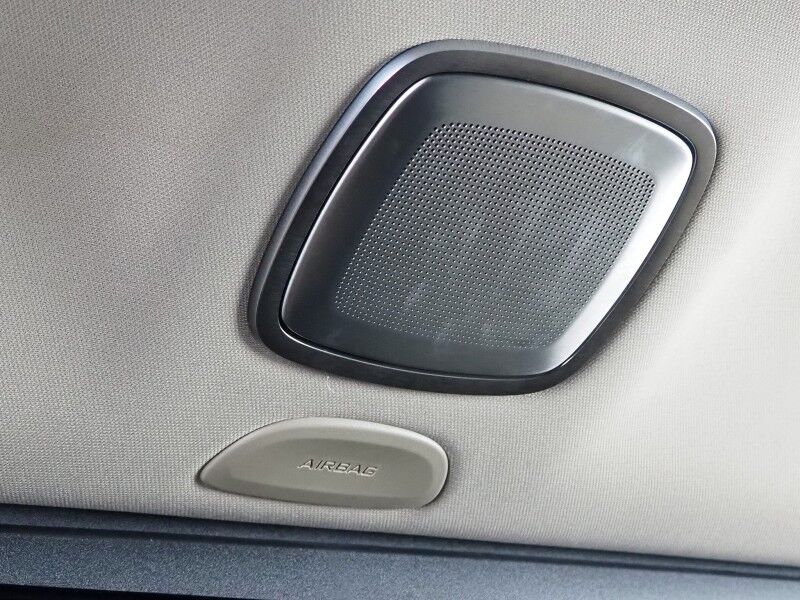 2019 Ram 1500 Limited Crew Cab *NAVIGATION, ADAPTIVE CRUISE, SAFETY ALERTS, COLOR TOUCHSCREEN, 360 VIEW CAMERAS, PANORAMA MOONROOF, LEATHER, CLIMATE SEATS, HEATED STEERING, 22 INCH WHEELS, HARMAN/KARDON, WIRELESS CHARGING Round Rock TX