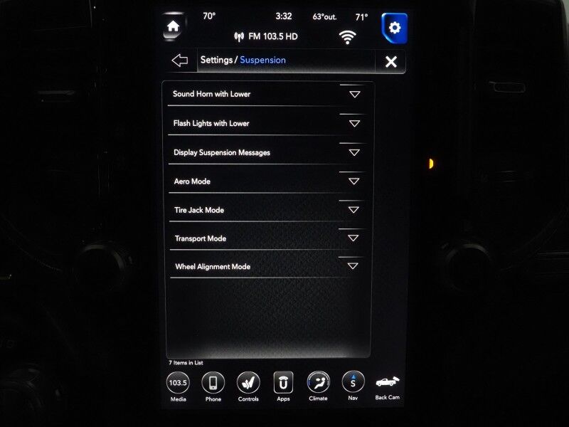 2019 Ram 1500 Limited Crew Cab *NAVIGATION, ADAPTIVE CRUISE, SAFETY ALERTS, COLOR TOUCHSCREEN, 360 VIEW CAMERAS, PANORAMA MOONROOF, LEATHER, CLIMATE SEATS, HEATED STEERING, 22 INCH WHEELS, HARMAN/KARDON, WIRELESS CHARGING Round Rock TX