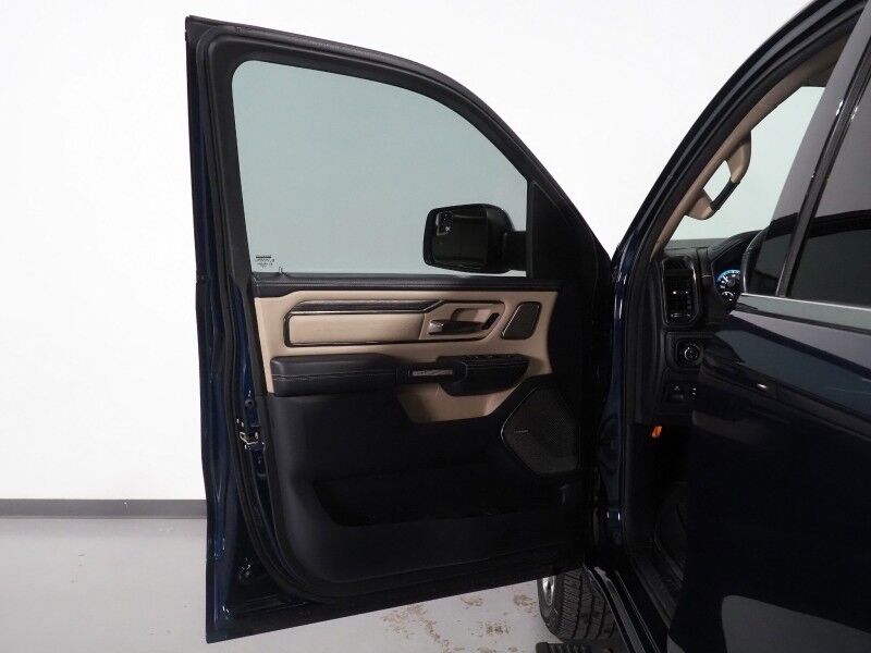 2019 Ram 1500 Limited Crew Cab *NAVIGATION, ADAPTIVE CRUISE, SAFETY ALERTS, COLOR TOUCHSCREEN, 360 VIEW CAMERAS, PANORAMA MOONROOF, LEATHER, CLIMATE SEATS, HEATED STEERING, 22 INCH WHEELS, HARMAN/KARDON, WIRELESS CHARGING Round Rock TX