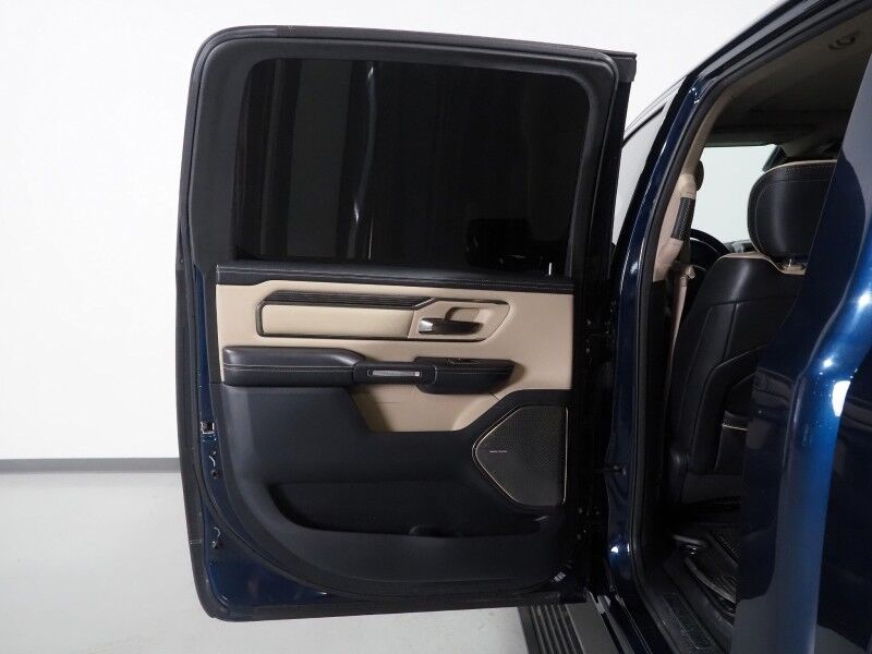 2019 Ram 1500 Limited Crew Cab *NAVIGATION, ADAPTIVE CRUISE, SAFETY ALERTS, COLOR TOUCHSCREEN, 360 VIEW CAMERAS, PANORAMA MOONROOF, LEATHER, CLIMATE SEATS, HEATED STEERING, 22 INCH WHEELS, HARMAN/KARDON, WIRELESS CHARGING Round Rock TX