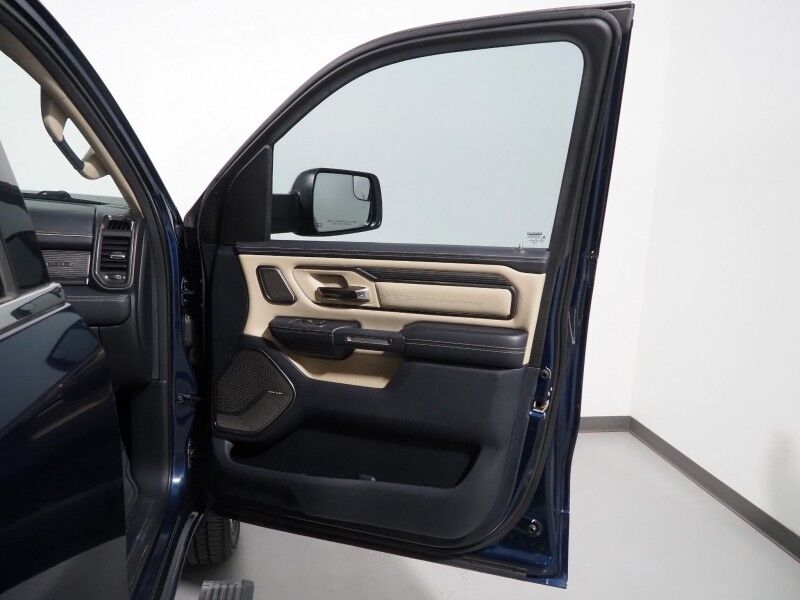 2019 Ram 1500 Limited Crew Cab *NAVIGATION, ADAPTIVE CRUISE, SAFETY ALERTS, COLOR TOUCHSCREEN, 360 VIEW CAMERAS, PANORAMA MOONROOF, LEATHER, CLIMATE SEATS, HEATED STEERING, 22 INCH WHEELS, HARMAN/KARDON, WIRELESS CHARGING Round Rock TX