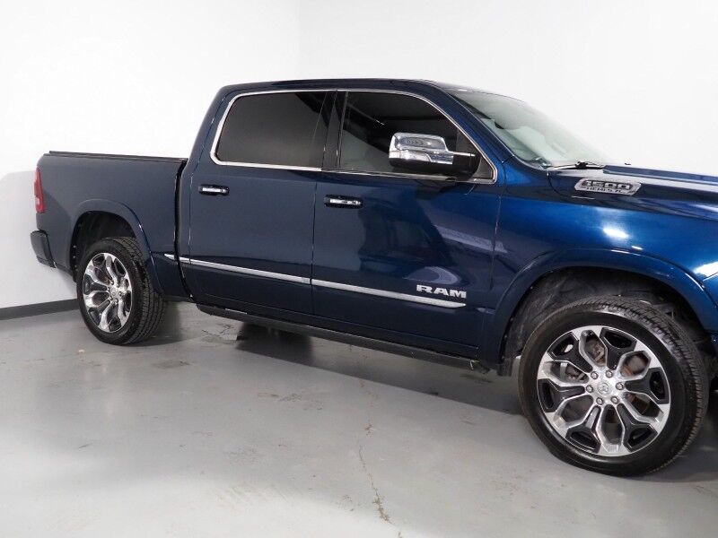 2019 Ram 1500 Limited Crew Cab *NAVIGATION, ADAPTIVE CRUISE, SAFETY ALERTS, COLOR TOUCHSCREEN, 360 VIEW CAMERAS, PANORAMA MOONROOF, LEATHER, CLIMATE SEATS, HEATED STEERING, 22 INCH WHEELS, HARMAN/KARDON, WIRELESS CHARGING Round Rock TX