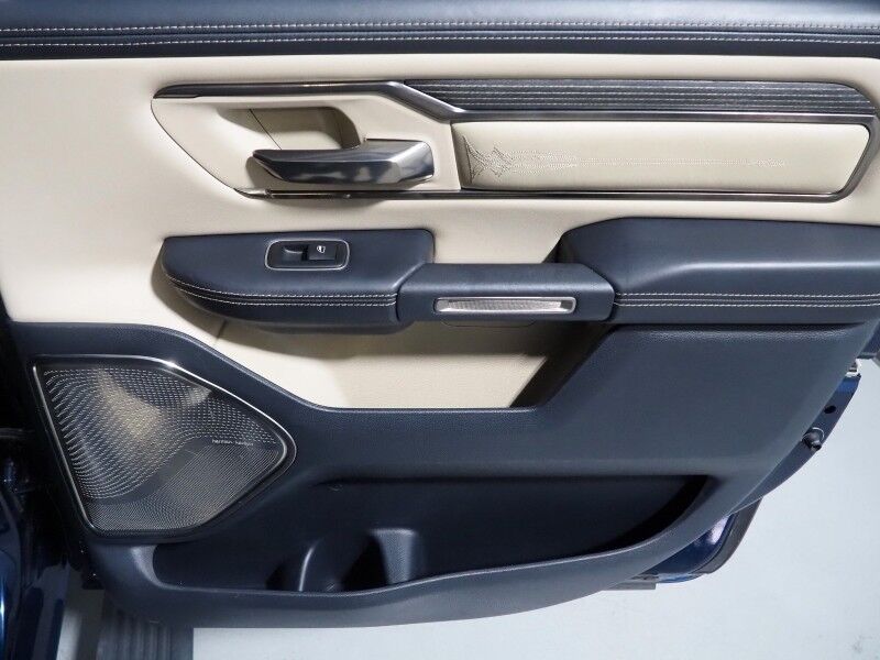 2019 Ram 1500 Limited Crew Cab *NAVIGATION, ADAPTIVE CRUISE, SAFETY ALERTS, COLOR TOUCHSCREEN, 360 VIEW CAMERAS, PANORAMA MOONROOF, LEATHER, CLIMATE SEATS, HEATED STEERING, 22 INCH WHEELS, HARMAN/KARDON, WIRELESS CHARGING Round Rock TX