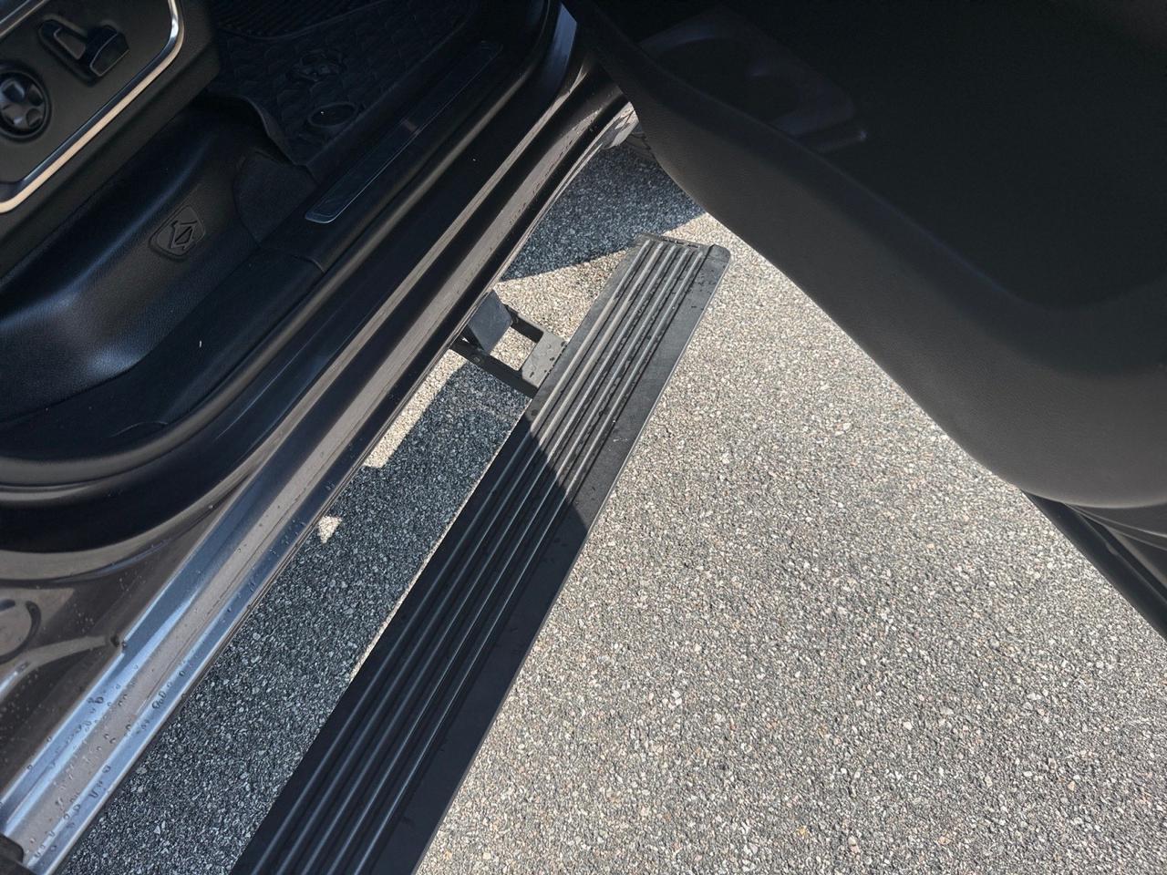 2019 Ram 1500 Limited, MOONROOF, HEATED/VENTILATED FRONT AND REAR SEATS, APPLE CARPLAY/ANDROID AUTO, HEATED STEERING WHEEL, POWER RUNNING BOARDS, BED LINER, TOW PACKAGE, POWER MIRRORS, BACKUP CAMERA, RAMBOXES, CLEAN CARFAX, ONLY 1 OWNER, NOT MANY TRUCKS COME WITH Norfolk VA