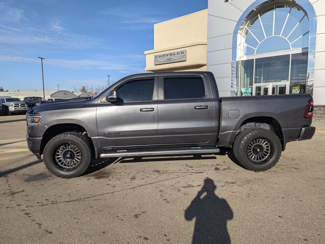 2019 Ram 1500 Sport Crew Cab 4x4 | Granite Crystal | HEMI V8 | 20IN Wheels | Remote Start | ParkSense Assist Redwater AB