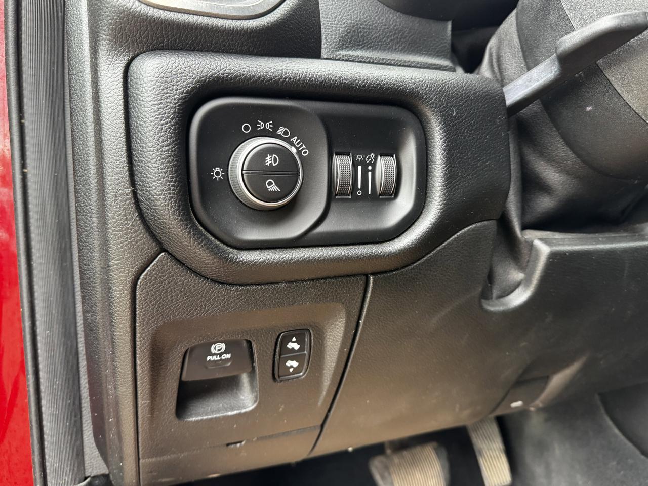 2019 Ram 1500 Sport Crew Cab 4x4 | HEMI V8 | Leather | Heated Vented Seats | NAV | Remote Start Redwater AB