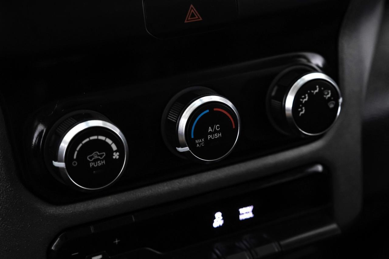 2019 Ram 1500 TRADESMAN CREW CAB 5.7L HEMI AUTOMATIC REAR CAMERA KEYLESS START TOW HITCH RUNNING BOARDS Carrollton TX