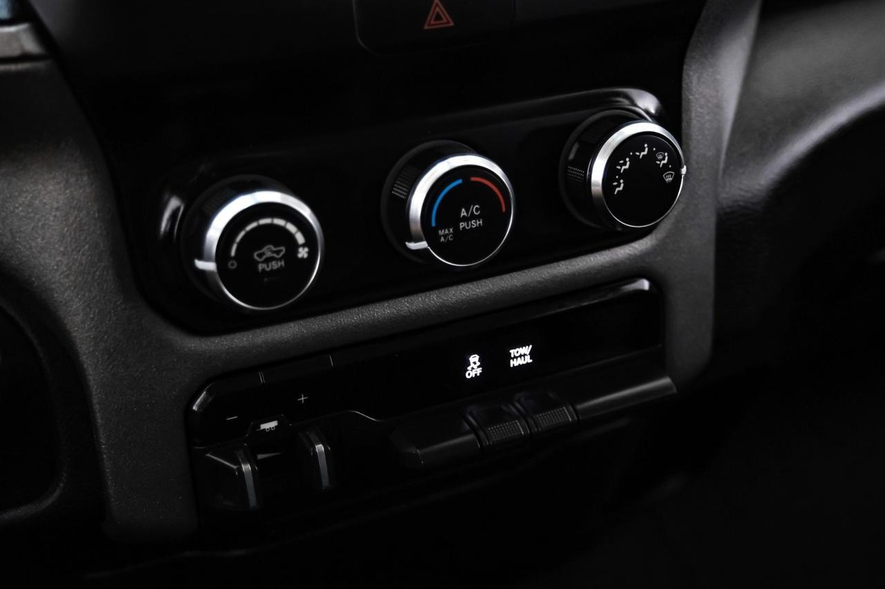 2019 Ram 1500 TRADESMAN CREW CAB 5.7L HEMI AUTOMATIC REAR CAMERA KEYLESS START TOW HITCH RUNNING BOARDS Carrollton TX