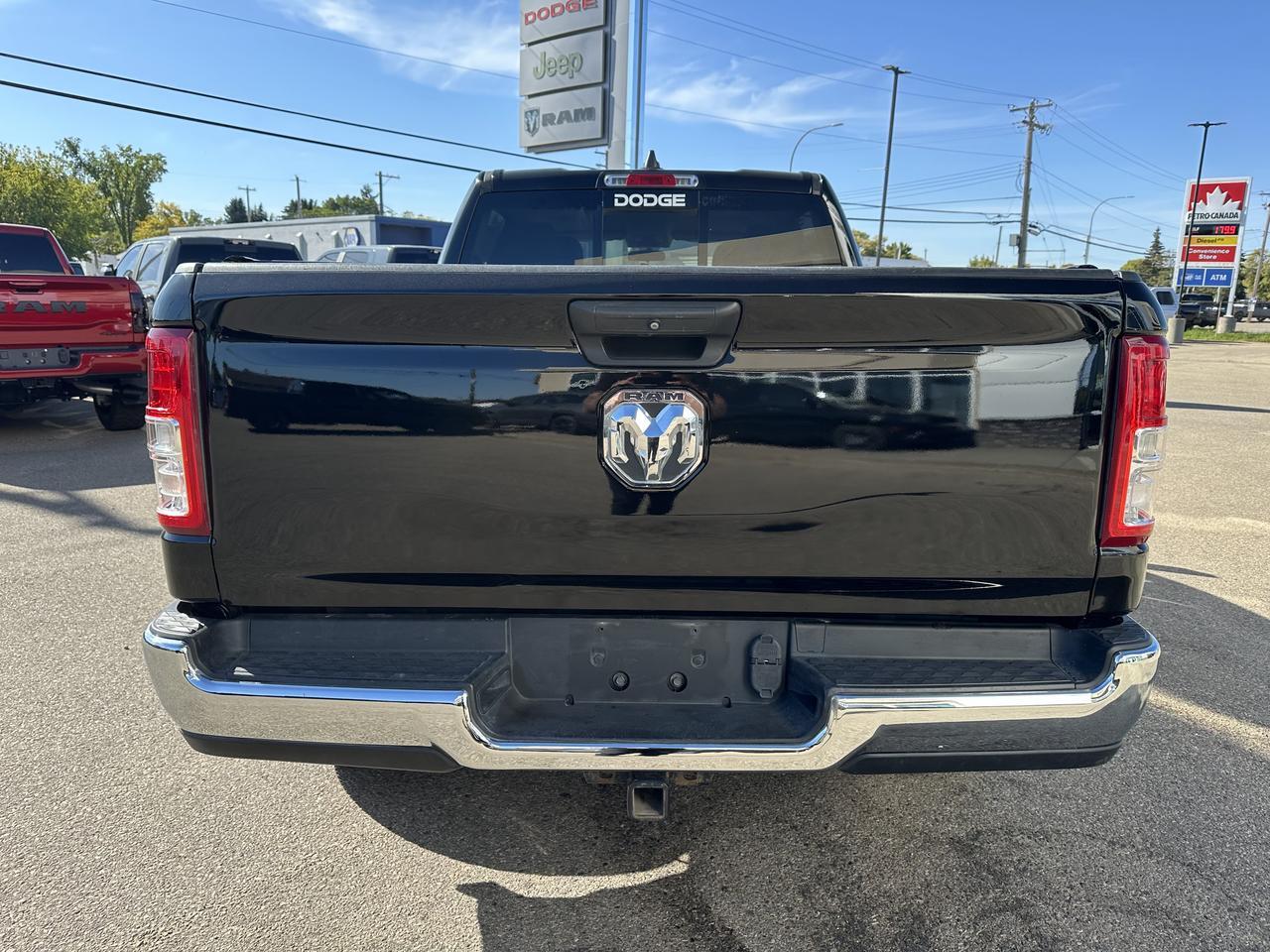 2019 Ram 1500 Tradesman Crew Cab 4x4 | HEMI V8 | Diamond Black | SXT Appearance | Backup Camera Redwater AB