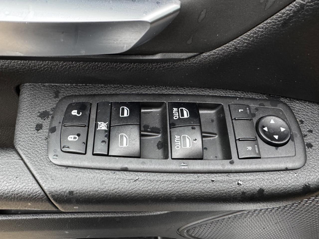2019 Ram 1500 Tradesman SXT Crew Cab 4x4 | HEMI V8 | Front Bench | Backup Camera | Cloth Redwater AB