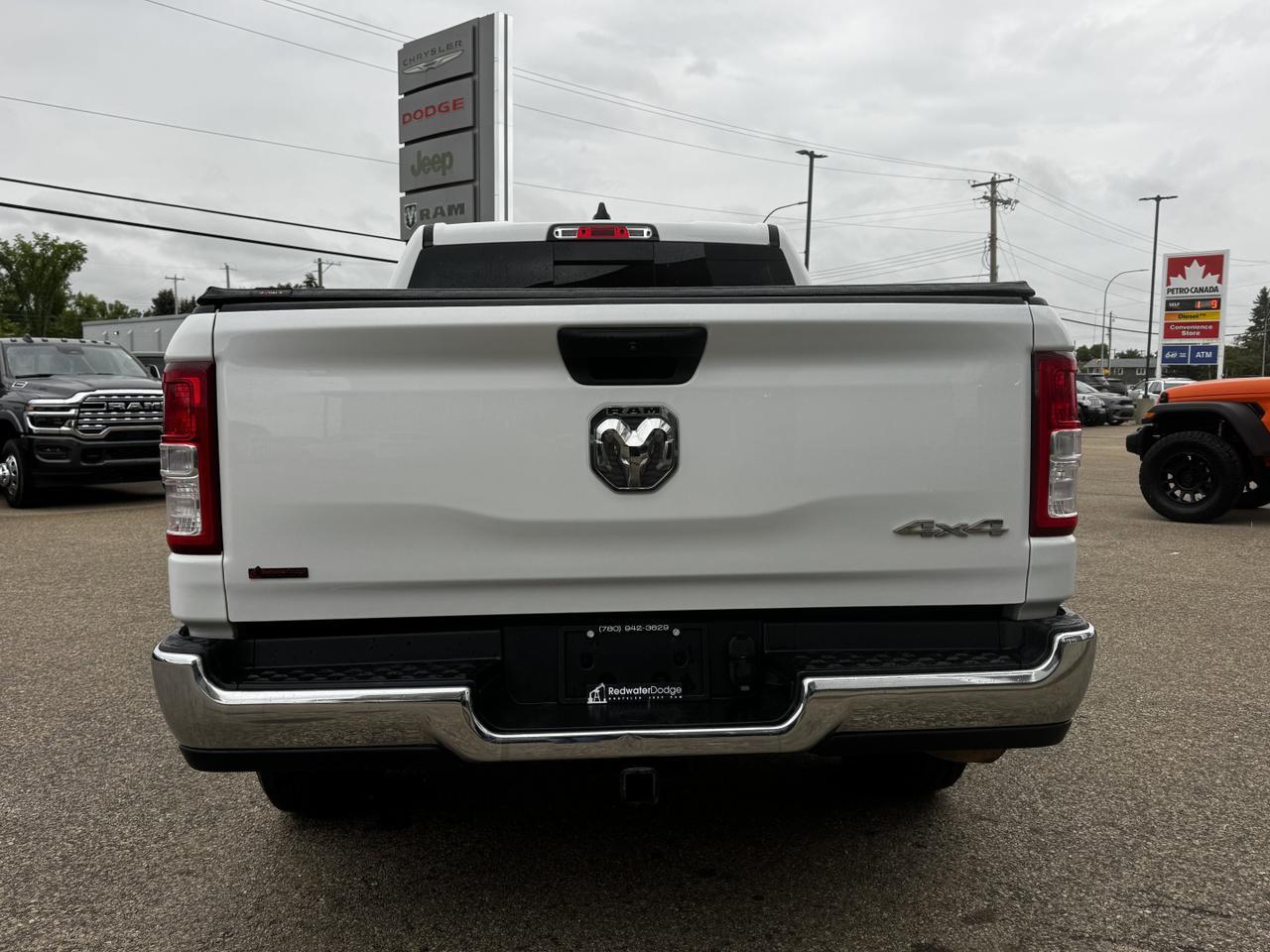 2019 Ram 1500 Tradesman SXT Crew Cab 4x4 | HEMI V8 | Front Bench | Backup Camera | Cloth Redwater AB