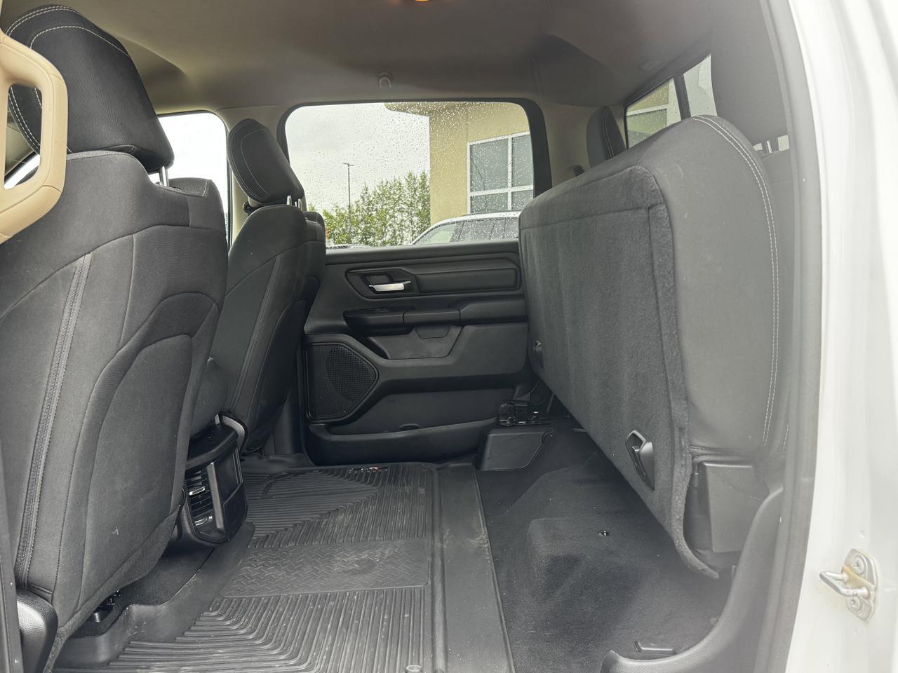 2019 Ram 1500 Tradesman SXT Crew Cab 4x4 | HEMI V8 | Front Bench | Backup Camera | Cloth Redwater AB