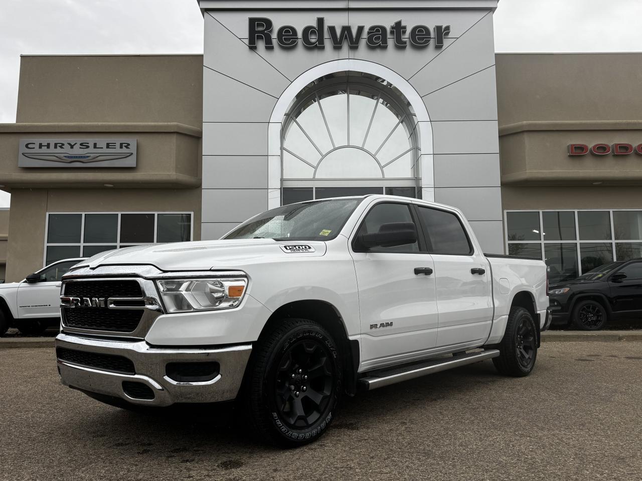 2019 Ram 1500 Tradesman SXT Crew Cab 4x4 | HEMI V8 | Front Bench | Backup Camera | Cloth
