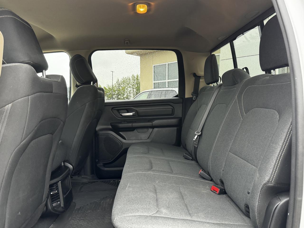 2019 Ram 1500 Tradesman SXT Crew Cab 4x4 | HEMI V8 | Front Bench | Backup Camera | Cloth Redwater AB