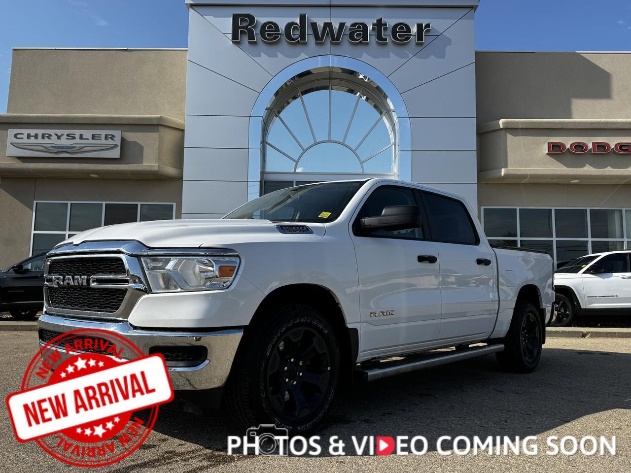 2019 Ram 1500 Tradesman SXT Crew Cab 4x4 | HEMI V8 | Front Bench | Backup Camera | Cloth