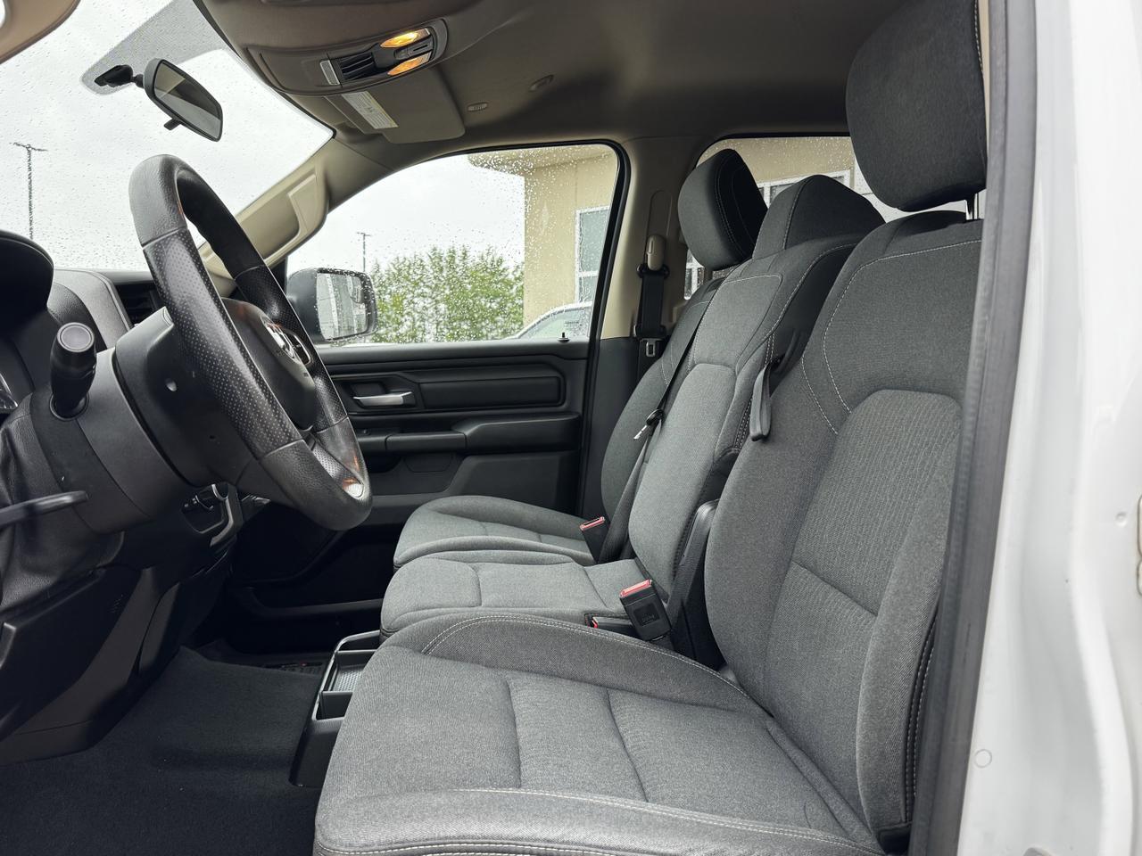 2019 Ram 1500 Tradesman SXT Crew Cab 4x4 | HEMI V8 | Front Bench | Backup Camera | Cloth Redwater AB
