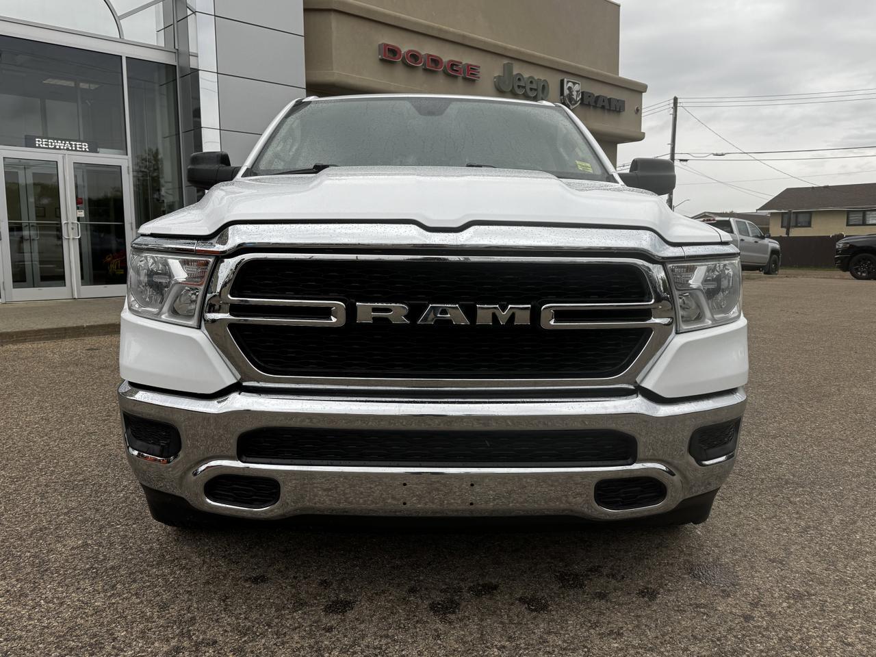 2019 Ram 1500 Tradesman SXT Crew Cab 4x4 | HEMI V8 | Front Bench | Backup Camera | Cloth Redwater AB
